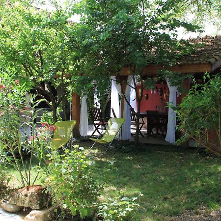 Les Pascals Panzió Saint-Paul-lès-Romans Kültér fotó